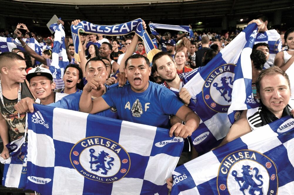 Los aficionados del Chelsea corearon consignas a los Yids en el RFK Memorial Stadium, lo que fue muy cuestionado. (LARRY FRENCH. AP)