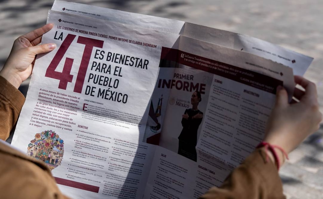 Ejemplares del periódico "Regeneración". Foto: Hugo Salvador / EL UNIVERSAL