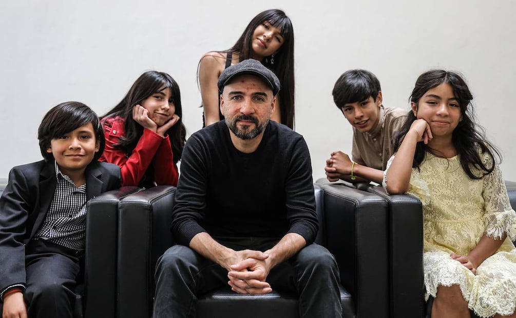 Entrevista al director Ernesto Martínez Bucio y elenco de la película "El diablo fuma y guarda las colillas en la misma caja".
FOTO: Gabriel Pano/EL UNIVERSAL.