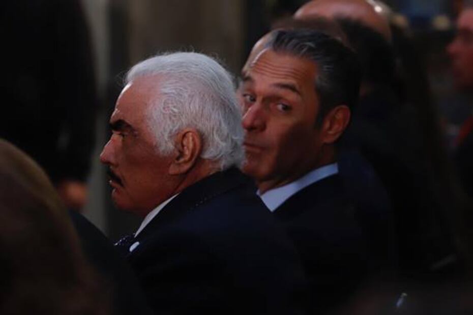 AMLO entrega Premios Nacionales de Ingeniería y Arquitectura