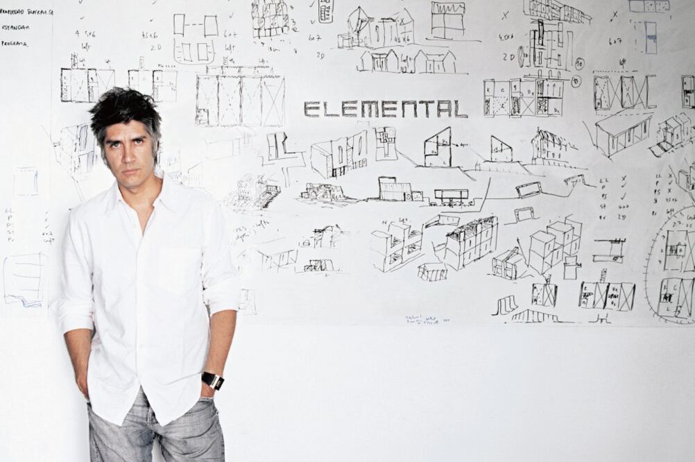 Aravena sostuvo un diálogo con otros arquitectos y miembros de la iniciativa Elemental, convocado por la revista mexicana Arquine (ARCHIVO EL UNIVERSAL)