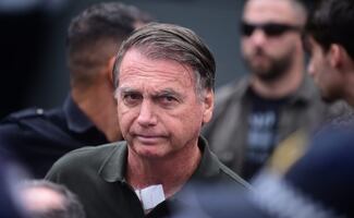 Jair Bolsonaro afirma que quemó su tobillera electrónica por "paranoia" derivada de ingesta de medicamentos