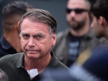 Bolsonaro sufre problema renal y anemia por lo que seguirá en el hospital este miércoles