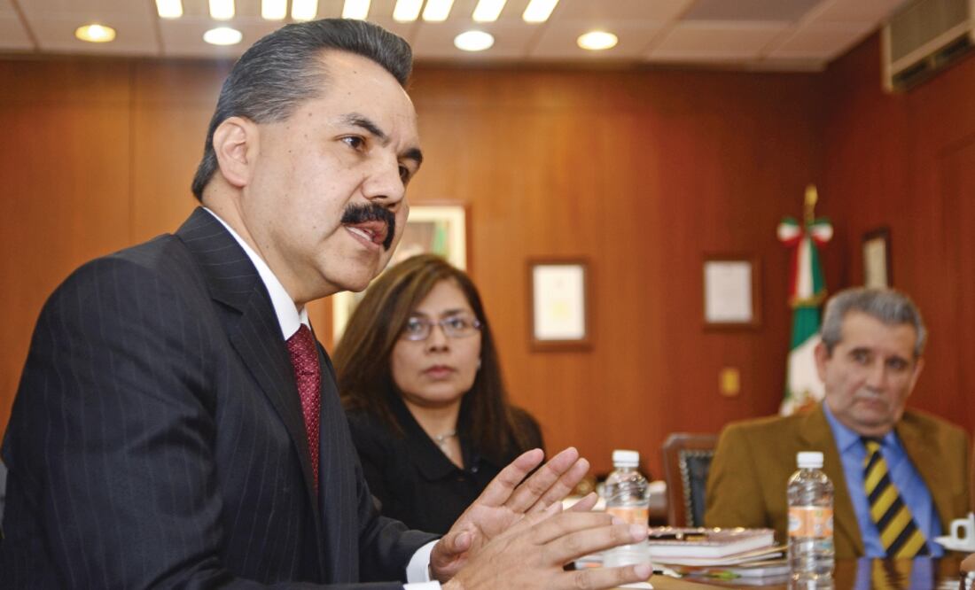 El subsecretario de la Secretaría de la Función Pública, Javier Vargas Zempoaltécatl, explicó a EL UNIVERSAL los diversos modus operandi de los funcionarios que cometen delitos (ESPECIAL)