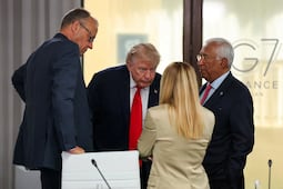 Lo que no debía escucharse en el G7; cigarrillos, bromas y una misteriosa referencia a Groenlandia