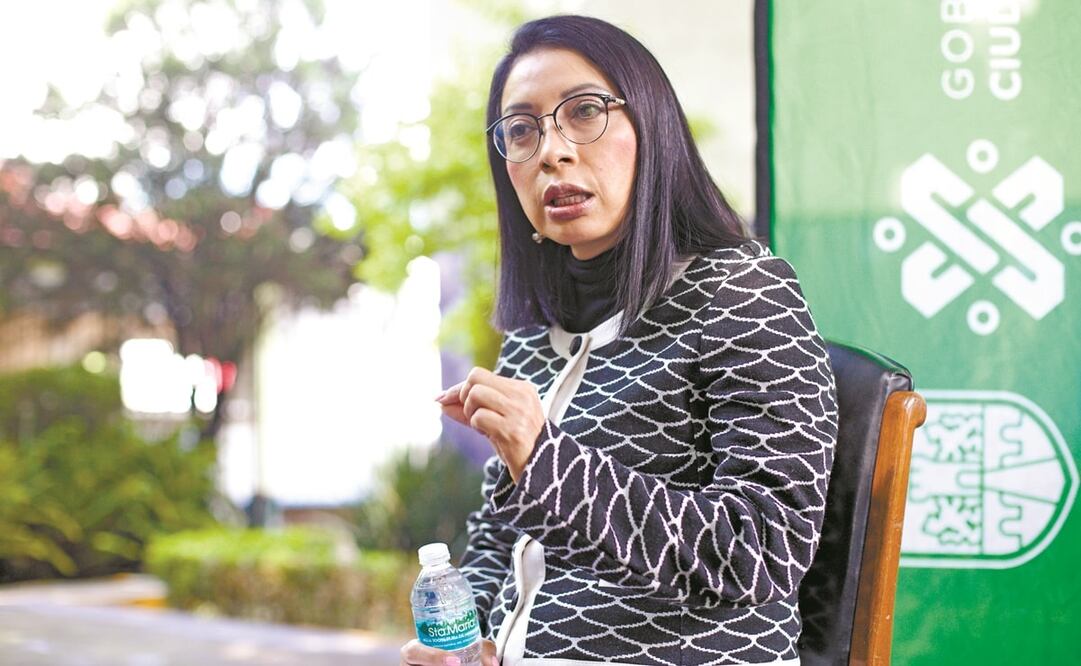 Esthela Damián explicó que actualmente la Beca Leona Vicario se entrega a 35 mil menores. Foto: Germán Espinosa. El Universal