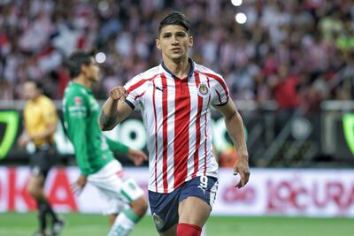 Alan Pulido evita pagar la tenencia de su Ferrari