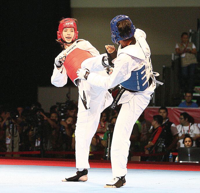 Victoria Heredia (rojo) es una promesa para el siguiente ciclo olímpico (CORTESÍA. CONADE)