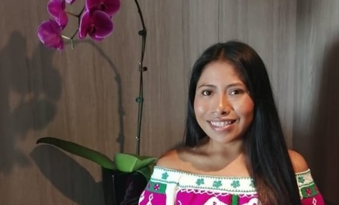 Un vestido con falda plisada es must que todas las mujeres bajitas deberían tener en su armario / Foto: Instagram