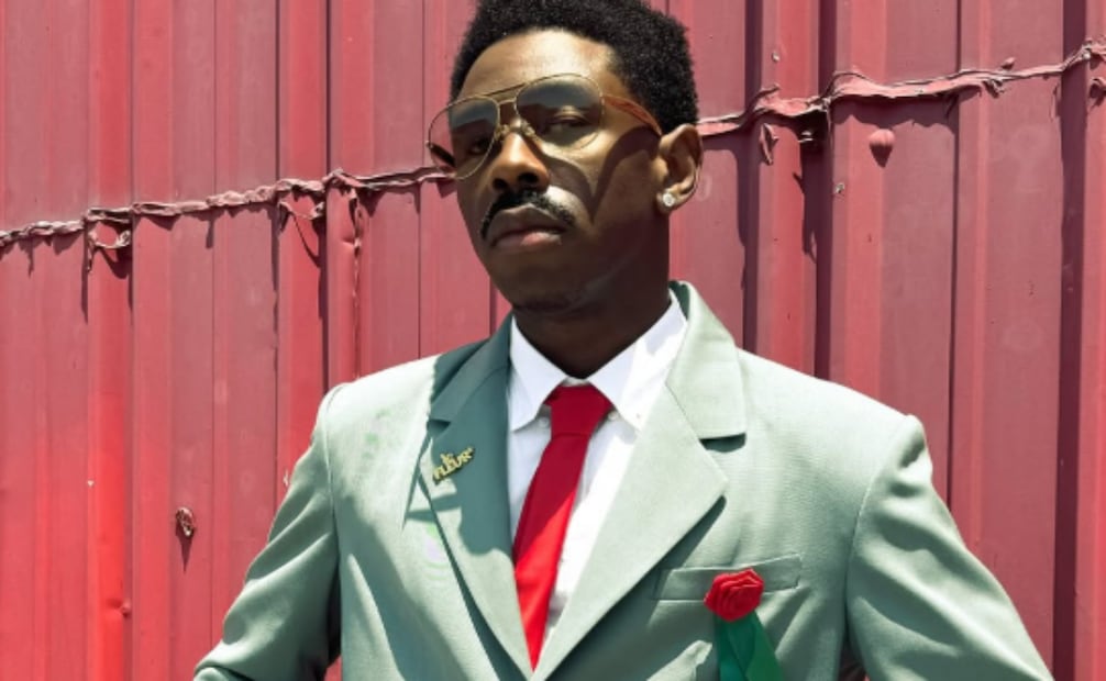 Tras presentarse en los Grammy, el rapero llega a la CDMX. Foto: Instagram.