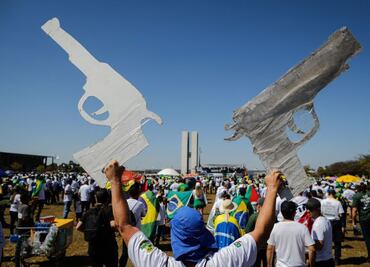 Cómo los brasileños se armaron hasta los dientes con Bolsonaro (y por qué eso enciende alarmas para las elecciones)