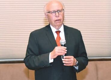 Meade, con capacidad para liderar México: Narro