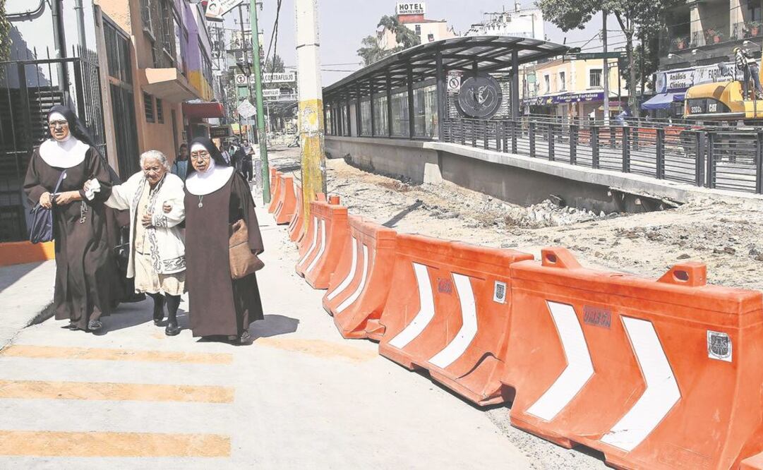 El secretario de Obras y Servicios del DF, Édgar Tungüí, compareció ayer ante las Comisiones Unidas de Desarrollo e Infraestructura Urbana de la ALDF (ESPECIAL)