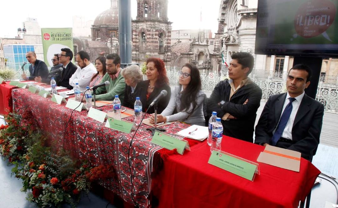 Como parte de sus actividades, la FILO también publicará una edición corregida y ampliada del libro Funerales preventivos, que incluye textos de Juan Villoro y cartones de Naranjo. FOTO: Cortesía FILO.