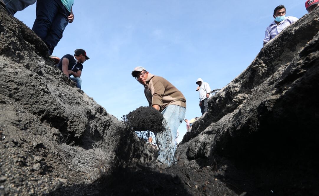 The concentration of hydrocarbons could remain in the soil for years, causing severe and irreversible damage to water basins, plants, and animals in the area - Photo: Valente Rosas/EL UNIVERSAL