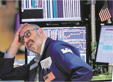 Wall Street abre en rojo; Dow Jones pierde 800 puntos tras 3 días de ganancias