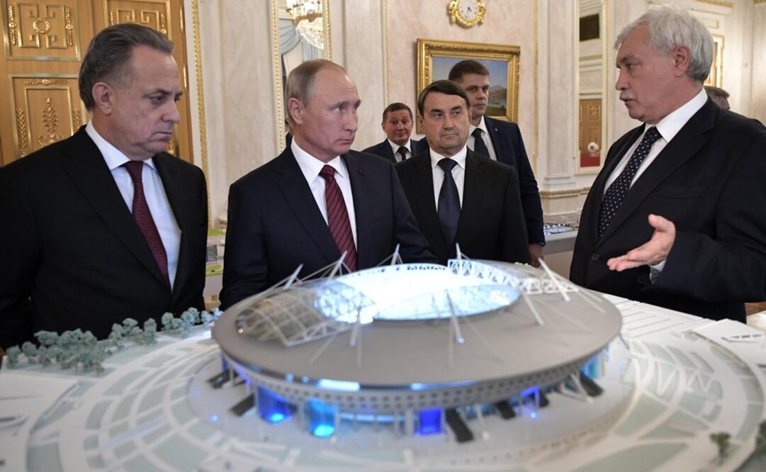 EFE. El presidente se reunió con líderes políticos para ver los avances de los preparativos para el Mundial.