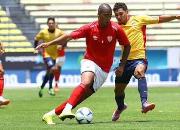 Dos futbolistas de Necaxa detenidos tras golpiza a joven