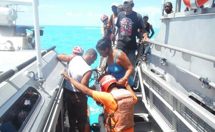 Armada Mexicana rescata a 12 balseros cubanos en el Caribe