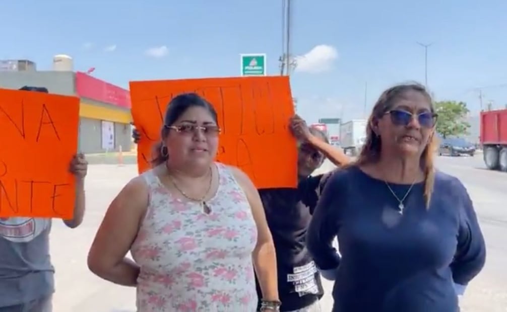 “Justicia para Yanina” exalumnos de la Academia Doenitz marchan en Tamaulipas; aseguran que es una víctima más.
Foto: Especial.