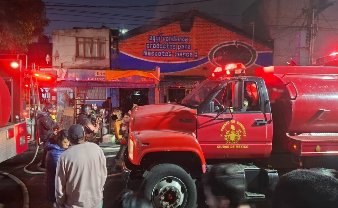 Se registra un incendio en negocio de alimentos para animales en la colonia Morelos. Foto: Especial