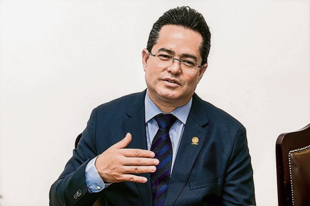 Leonel Luna, presidente de la Comisión de Gobierno en la Asamblea, aclaró que el jefe de bomberos no tiene injerencia en las nuevas contrataciones (ARCHIVO EL UNIVERSAL)