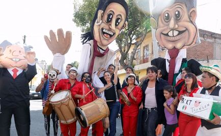 Crean mojigangas de Sheinbaum y AMLO en Azcapotzalco