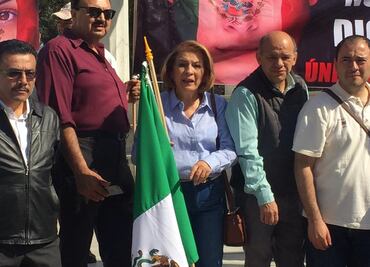 Miranda de Wallace denuncia presencia de hombre armado en marcha