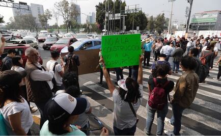 Bloquean avenida Universidad contra departamentos frente a CU