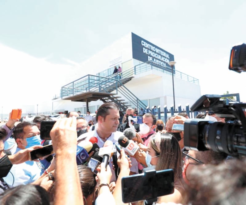 Mario Zamora dijo que, de ganar, no quitaría los programas sociales que implementó la Federación. Foto: ESPECIAL