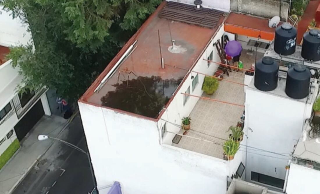 En los cuartos de azotea del edificio ubicado en el número 20 de la calle de Miami viven personas que se dedican al modelaje (ESPECIAL)