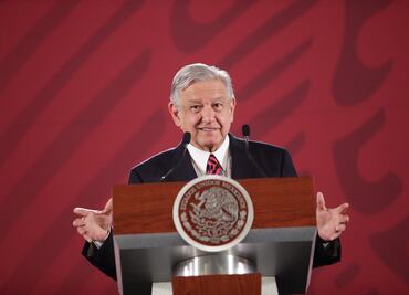 AMLO informa que se investiga caída del helicóptero en Michoacán