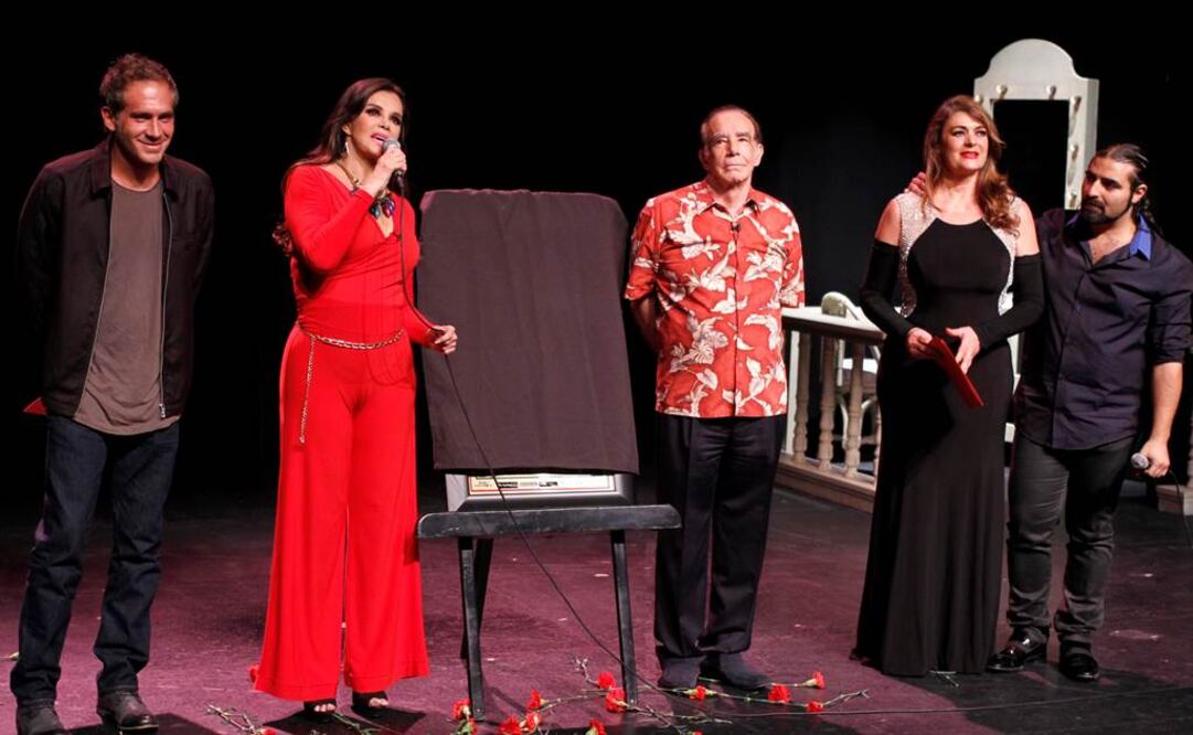 Méndez se despidió de la puesta en escena "Un encuentro inesperado"  Foto: Agustín Salinas/EL UNIVERSAL