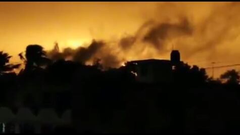 Fuertes vientos en Cd Madero, Tamaulipas, provocan incendio y dejan sin luz a Refinería