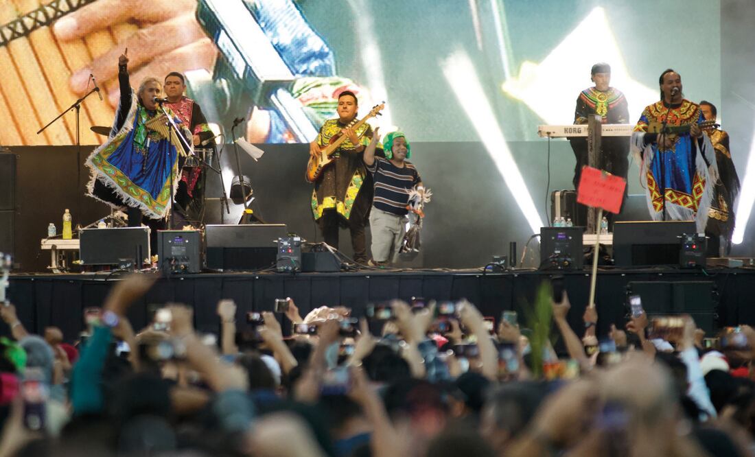 80 mil personas asistieron al 'Cumbión del Zócalo'. Foto: Germán Espinosa