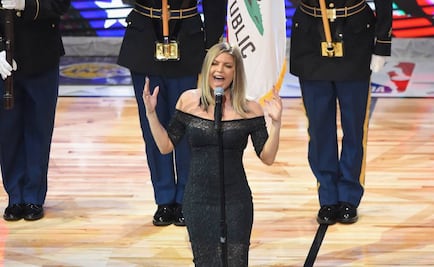 Critican a Fergie por su manera de cantar el Himno de EU