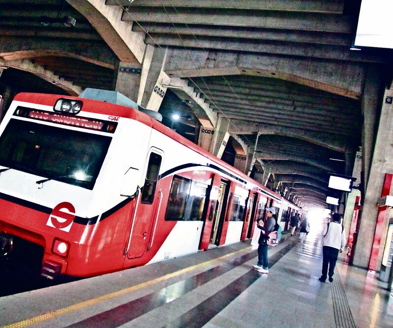 Propuest a. Se prevé construir una extensión de 23 kilómetros del Tren Suburbano para conectarlo con el aeropuerto. ARCHIVO EL UNIVERSAL