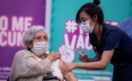"Prefiero un piquete a que me intuben", dice chilena al vacunarse