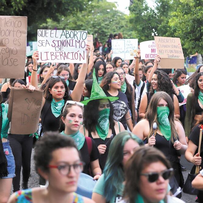 Defienden derecho a decidir. El sábado pasado, colectivos de mujeres marcharon en todo el país a favor del aborto. ARCHIVO EL UNIVERSAL