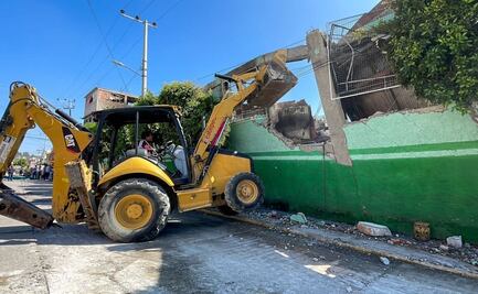Tras incendio, derriban iglesia San José en Santa María Tulpetlac