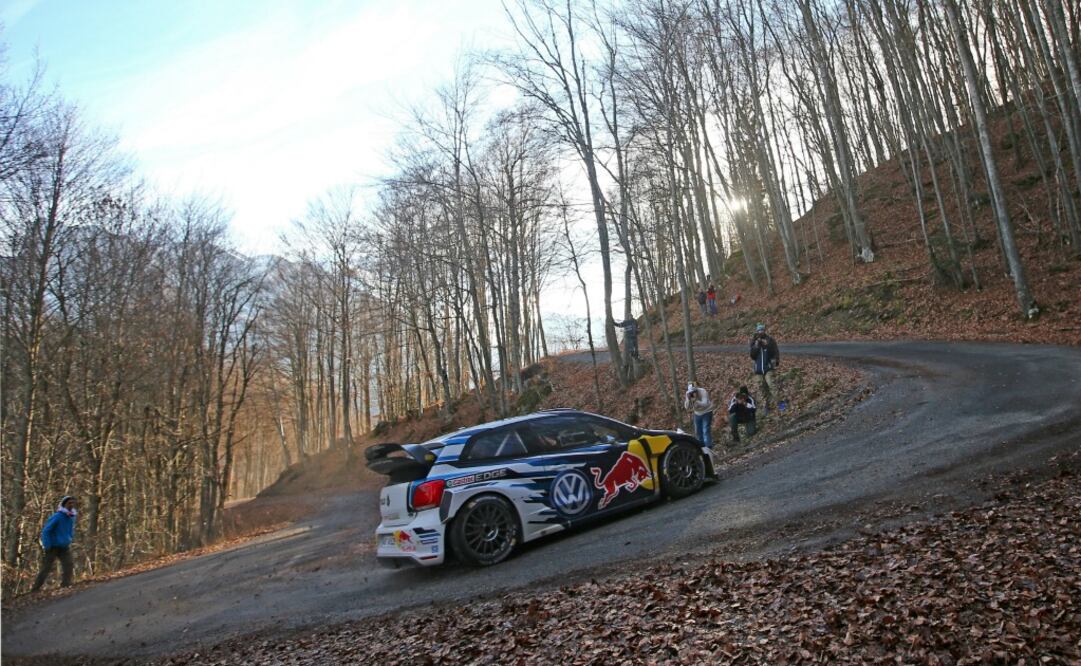 Ajustan las tuercas del Polo R WRC