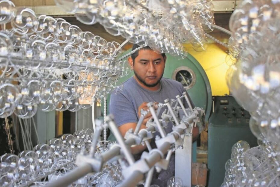 Esferas navideñas: brillo que adorna la tradición