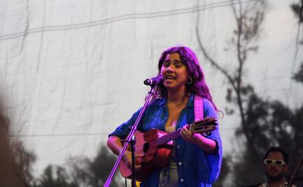 Silvana Estrada y Vivir Quintana cantan contra la violencia y la discriminación en Tlatelolco