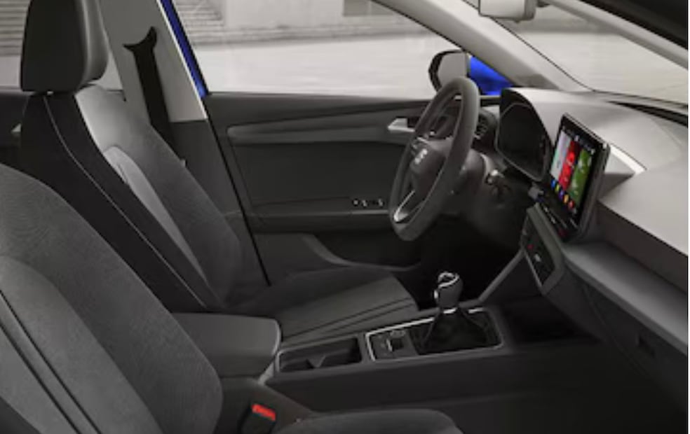 La versión Style del Seat León 2026 cuenta con tapicería de tela. Foto: Seat México