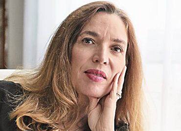 Libro revive el polémico caso del anillo de Barragán