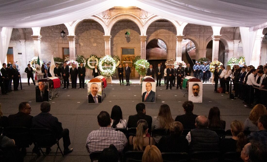 El gobernador Silvano Aureoles insistió que el estado está de luto por la pérdida humana de los cuatro integrantes de su administración. Foto: Charbell Lucio / EL UNIVERSAL