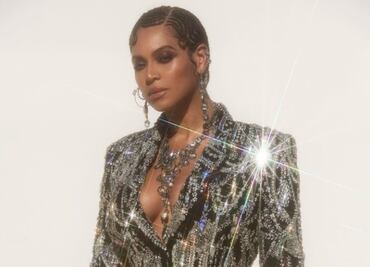 Beyoncé luce un poderoso look para la premiere de “El Rey León”