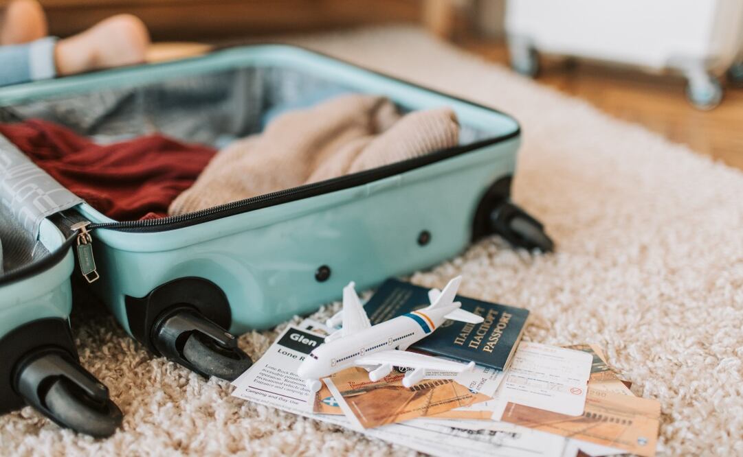 En el equipaje de mano se pueden llevar botellas de más de 100 ml. Imagen: Pexels