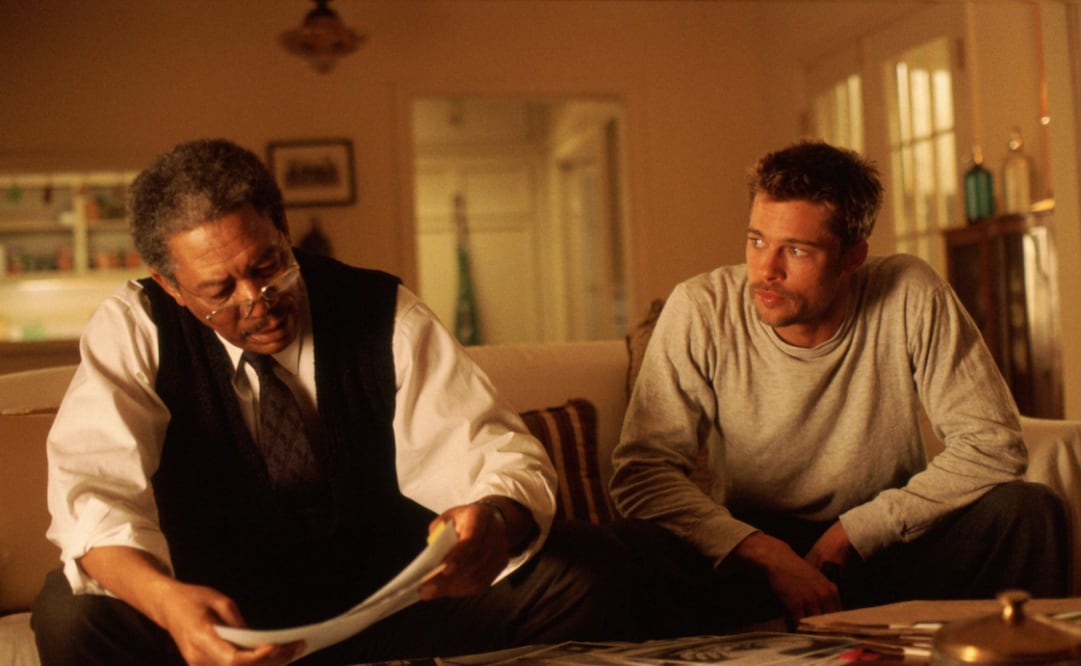 La cinta, estrenada en 1995, sigue a dos detectives completamente opuestos. Foto: Warner Bros.