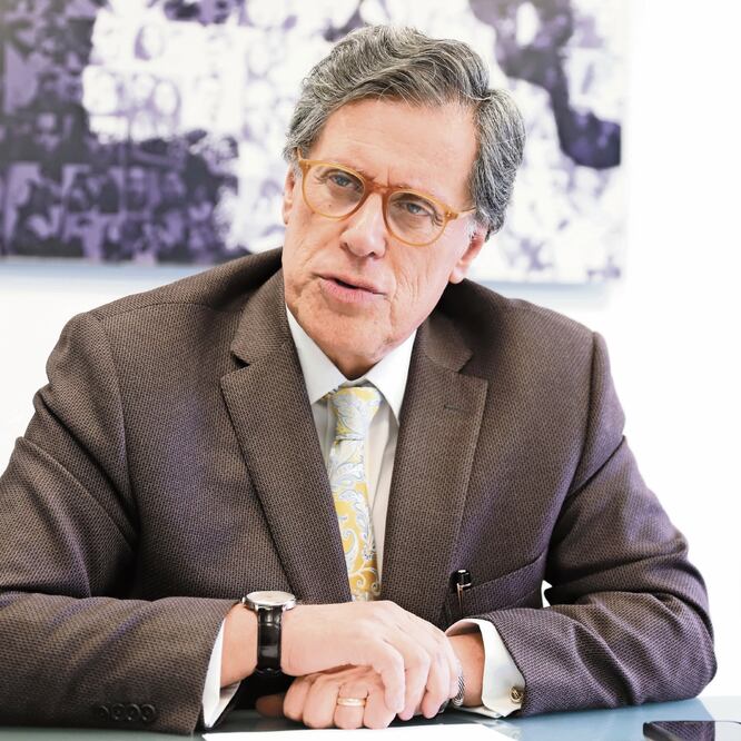 El director del Cefat señala que los cambios en la tv son positivos. BERENICE FREGOSO. EL UNIVERSAL